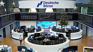 European shares eye record 2025 close