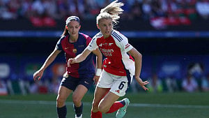Williamson returns for Arsenal after injury layoff