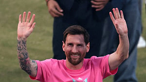 Messi wraps up eventful India tour