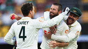 Neser key as Australia take 2–0 Ashes Lead