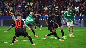 Late equaliser keeps Leverkusen, Newcastle even