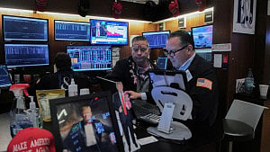 Wall Street ends lower