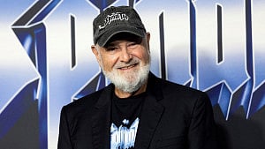 Police probe deaths of filmmaker Rob Reiner, wife