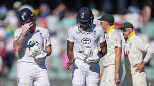 Australia close in as England Ashes hopes fade