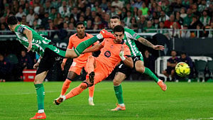 Torres nets hat-trick as Barca batter Betis