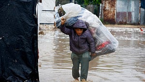 UN warns displaced Gazans at flood risk amid blocked supplies