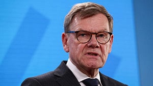 German FM to discuss rare earths, steel in China visit