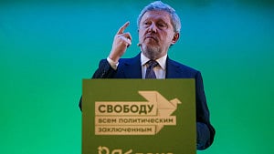 Russia opposition vows to push Ukraine ceasefire amid crackdown