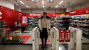 China urged to think big on reviving consumption