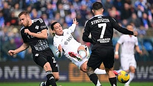 Napoli fall to shock defeat at Como