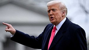 Trump vows Mar 4 tariffs for Mexico, Canada