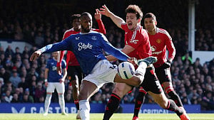 United fight back to draw at Everton