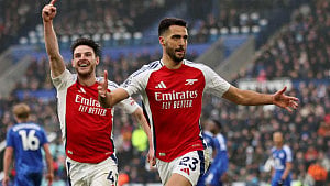 Arsenal hoping for City favour in title race