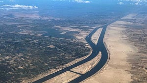 47 ships rerouted to Suez Canal: chairman