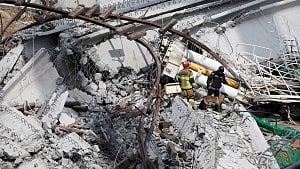 4 dead in South Korea highway construction project collapse