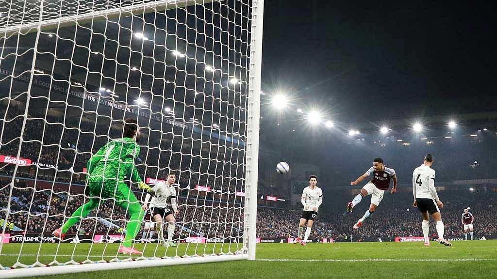 Premier League - Aston Villa v Liverpool - Villa Park, Birmingham, Britain - Feb 19, 2025 Aston Villa's Ollie Watkins scores their second goal Action Images via Reuters/Peter Cziborra