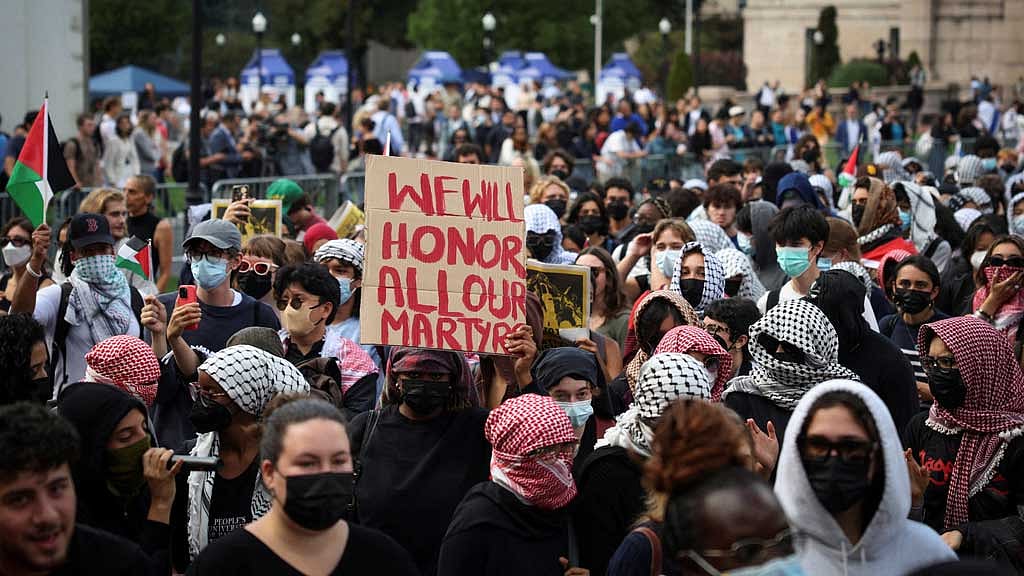 Pro-Palestinian demonstrators gather on the campus of Columbia University, on the one-year anniversary of Hamas' October 7 attack, amid the ongoing Israel-Hamas conflict, in New York City, US, Oct 7, 2024. REUTERS/Mike Segar/File Photo