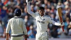 Gill ton guides India to 310-5 on day 1