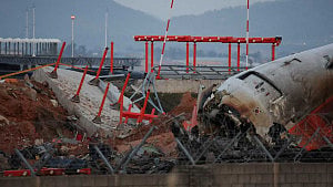 Jeju Air jet still had a working engine when it crashed
