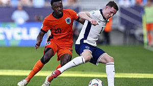 Brentford sign Dutch midfielder Milambo