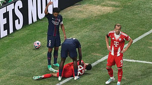 Musiala suffers suspected broken ankle against PSG