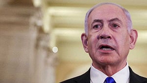 Netanyahu suffers food poisoning: office
