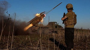 US delivering some weapons to Ukraine after pause