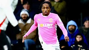 West Ham sign Walker-Peters on a free transfer