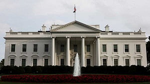 White House reviews mass federal layoff plans