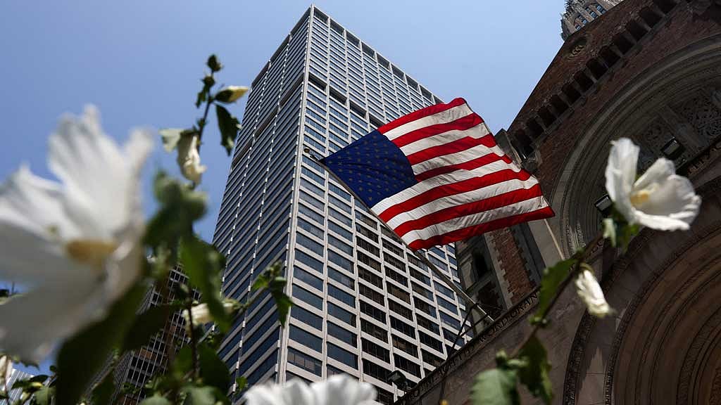 A US flag flies outside the building where a deadly mass shooting occurred on Monday, in Manhattan, New York City, US, Jul 29, 2025. REUTERS/Kylie Cooper