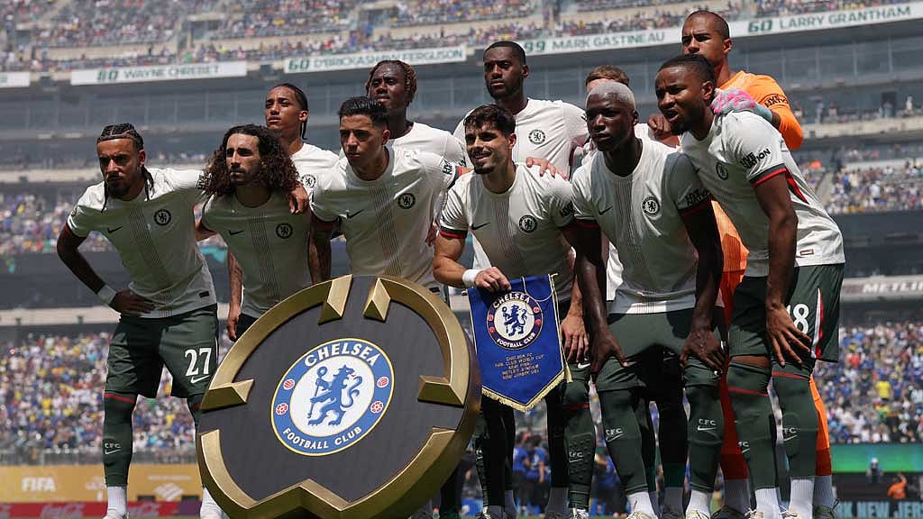 FIFA Club World Cup - Semi Final - Fluminense v Chelsea - MetLife Stadium, East Rutherford, New Jersey, US - Jul 8, 2025 Chelsea players pose for a team group photo before the match REUTERS/Amanda Perobelli