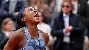 Gauff lifts first French Open