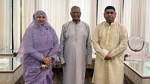 Army, Navy chiefs meet CA on Eid