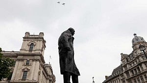 2 jailed over golden toilet burglary at Churchill’s birthplace