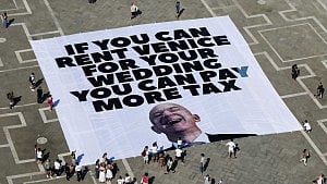 Greenpeace joins protests against gala Bezos wedding