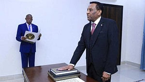 Sudan's prime minister dissolves government