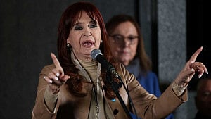 Argentina top court bans ex-president Kirchner from politics
