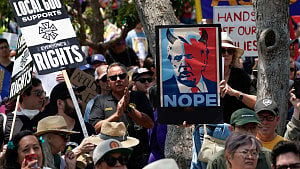 US deploys Marines to Los Angeles