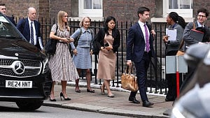 US, Chinese officials meet in London for trade talks