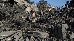 Israel halts aid into northern Gaza: officials