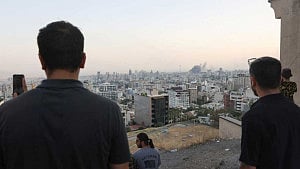 Hundreds flee into Azerbaijan, Armenia from Iran