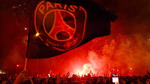 2 dead, 500 held amid CL win celebrations in Paris