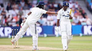 India 90-2 in second innings