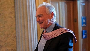 US Democrat seeks to curb Trump's war powers on Iran