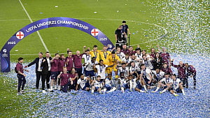 England retain Euro Under-21 title