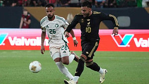 Vega's strike, Madu's own goal send Mexico to Gold Cup semis