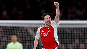 Arsenal ease through to UCL quarters