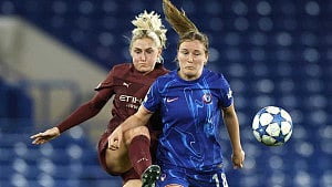 Chelsea knock out Man City to reach women's CL semis