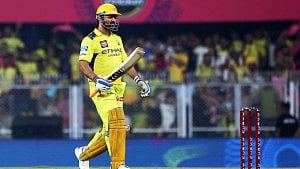 Dhoni faces balancing act with batting position: Fleming