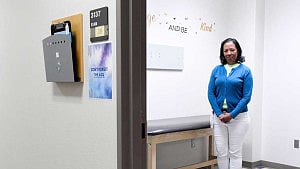 Texas measles outbreak: Doctors push back as parents embrace Kennedy, vitami